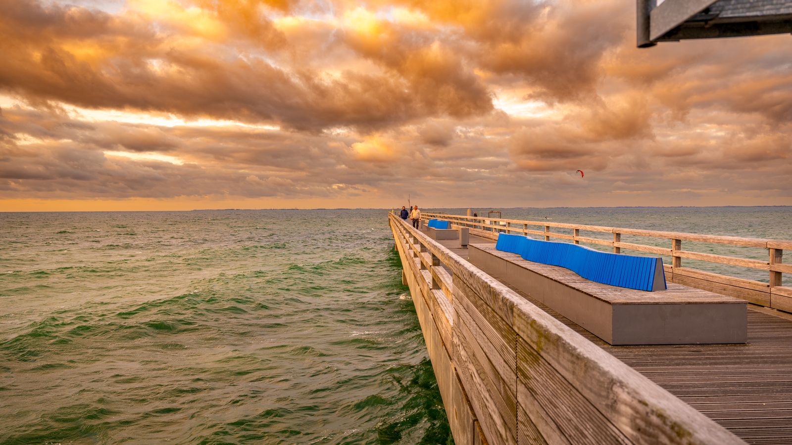 10 of the Strangest States to Ever Exist