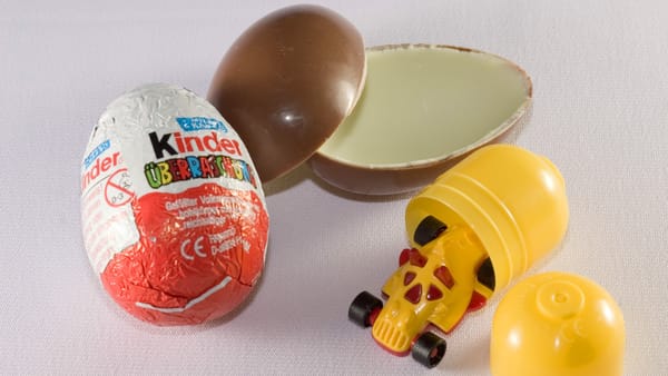 50 Illegal Food Products From Around the World